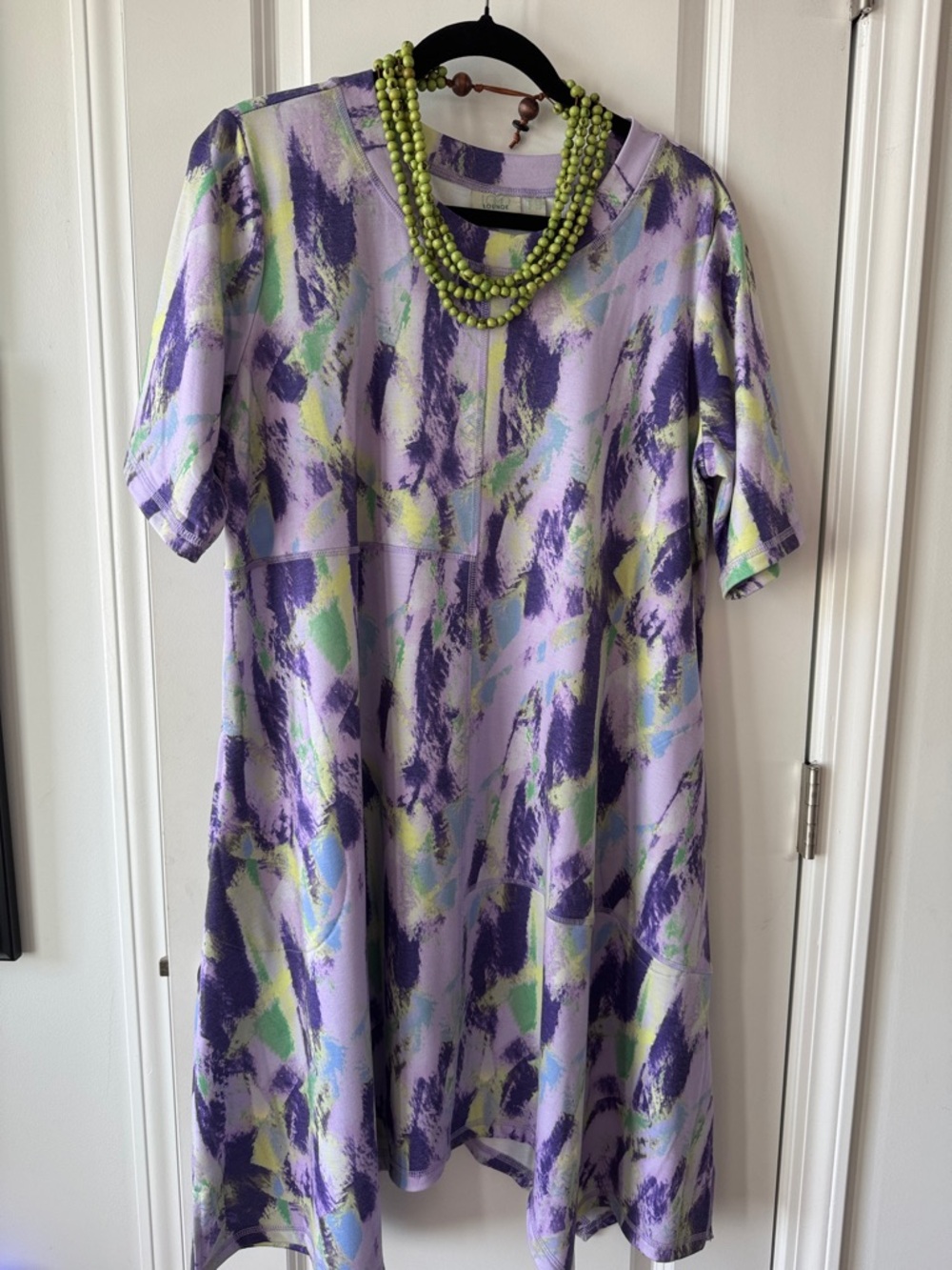 LOGO by Lori Goldstein beautiful abstract paint strokes. On seam pockets. NWOT.